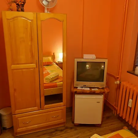 Hostel Peter Pan Hostel *
